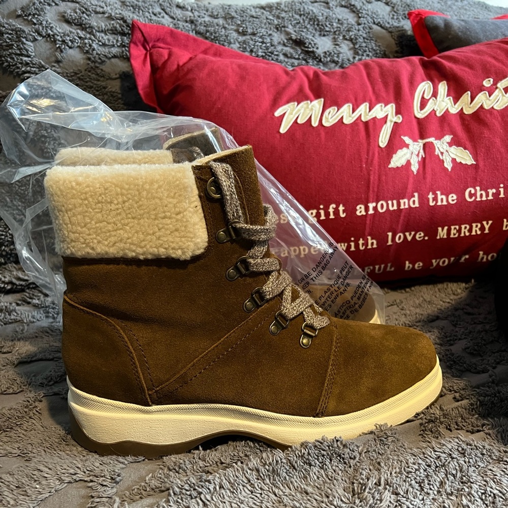 NWT white mountain size is 11